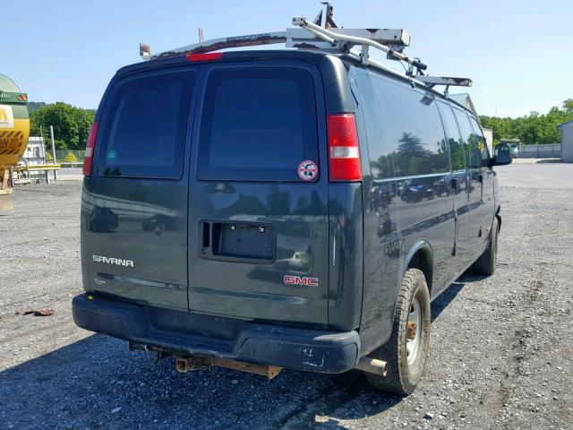 1GTHG39U731227965 - 2003 GMC SAVANA G35 BLACK photo 4