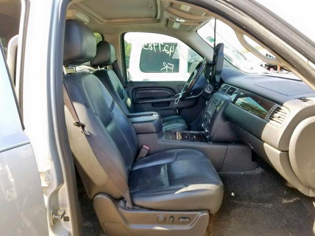 1GKS1EEF0CR264128 - 2012 GMC YUKON DENA SILVER photo 5