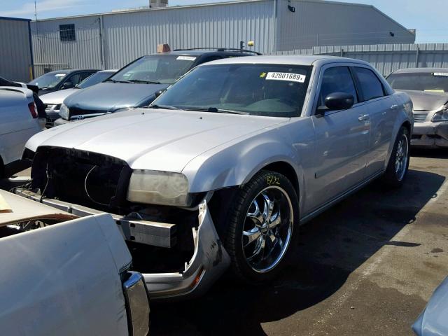 2C3KA43R56H298125 - 2006 CHRYSLER 300 SILVER photo 2