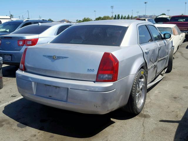 2C3KA43R56H298125 - 2006 CHRYSLER 300 SILVER photo 4