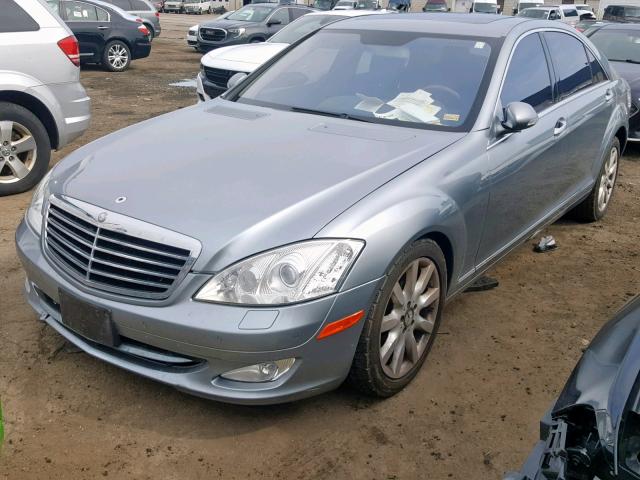 WDDNG71XX7A117438 - 2007 MERCEDES-BENZ S 550 SILVER photo 2