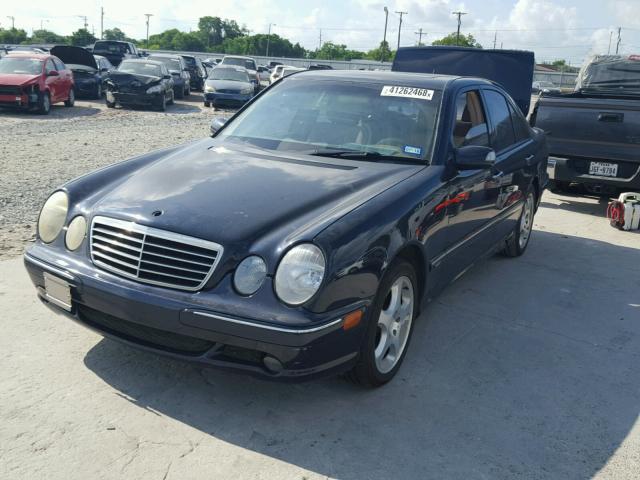 WDBJF65J11B392174 - 2001 MERCEDES-BENZ E 320 BLUE photo 2