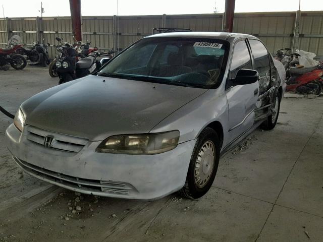 1HGCF85421A135239 - 2001 HONDA ACCORD DX SILVER photo 2