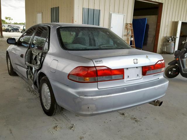 1HGCF85421A135239 - 2001 HONDA ACCORD DX SILVER photo 3