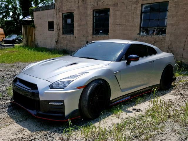 JN1AR5EF7HM821205 - 2017 NISSAN GT-R PREMI SILVER photo 2