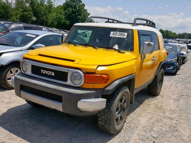 JTEBU11F170099309 - 2007 TOYOTA FJ CRUISER YELLOW photo 2