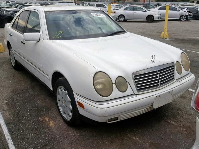 WDBJF65F6WA680748 - 1998 MERCEDES-BENZ E 320 WHITE photo 1