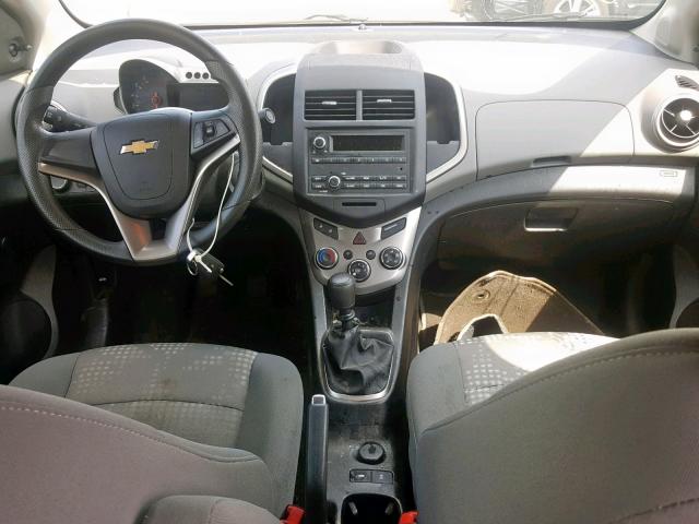 1G1JB5SH4F4197263 - 2015 CHEVROLET SONIC LS WHITE photo 9