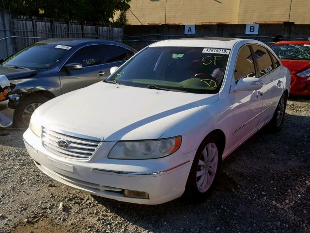 KMHFC46F17A155564 - 2007 HYUNDAI AZERA SE WHITE photo 2