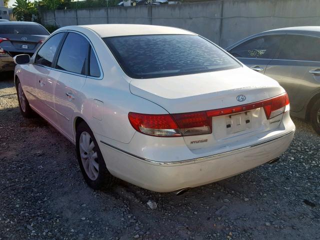 KMHFC46F17A155564 - 2007 HYUNDAI AZERA SE WHITE photo 3