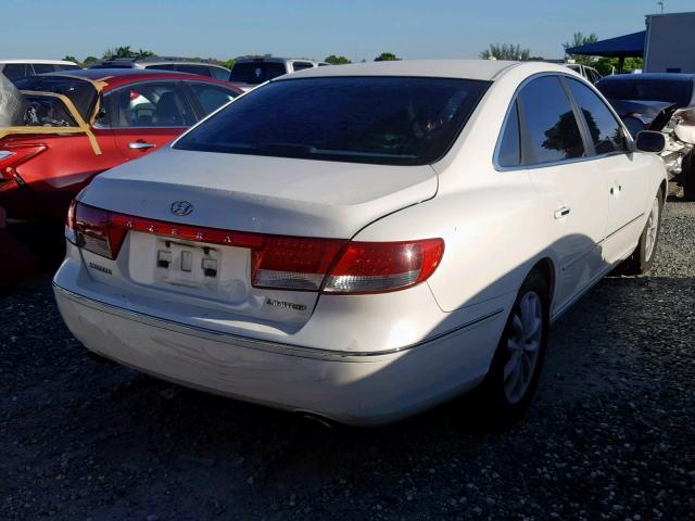 KMHFC46F17A155564 - 2007 HYUNDAI AZERA SE WHITE photo 4