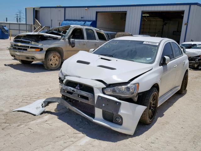 JA32W8FV2BU037215 - 2011 MITSUBISHI LANCER EVO WHITE photo 2