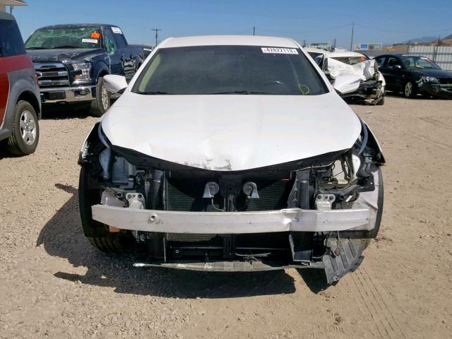 KMHFG4JG9DA262491 - 2013 HYUNDAI AZERA WHITE photo 9