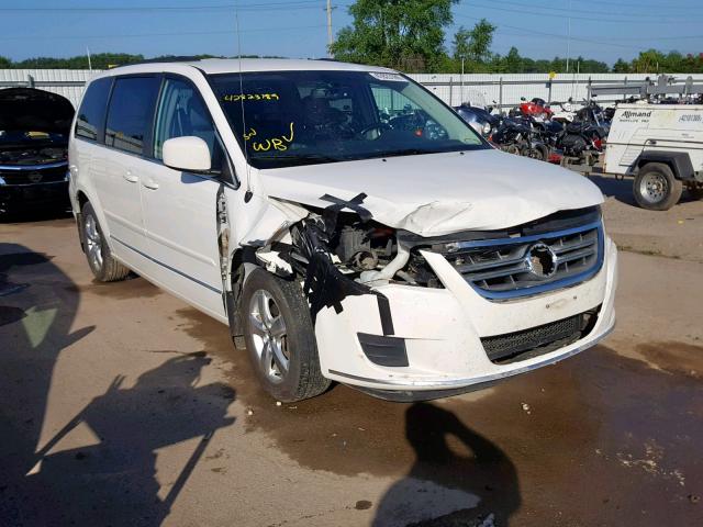 2V4RW3DG2BR668461 - 2011 VOLKSWAGEN ROUTAN SE WHITE photo 1