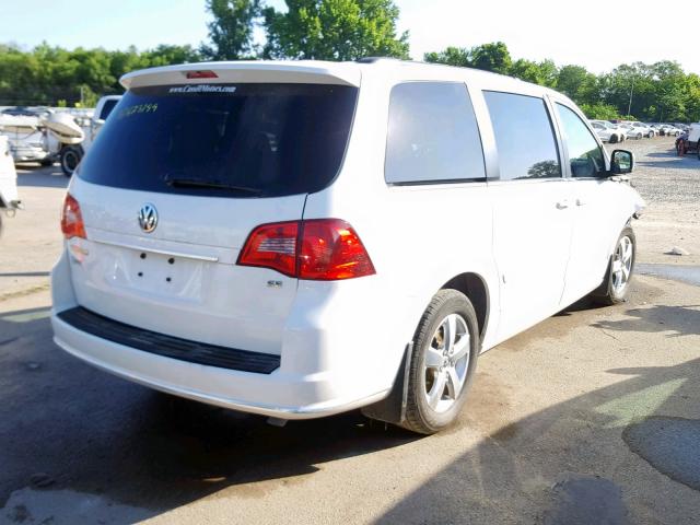 2V4RW3DG2BR668461 - 2011 VOLKSWAGEN ROUTAN SE WHITE photo 4