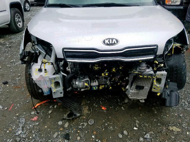 KNDJX3AA5H7481388 - 2017 KIA SOUL ! Gümüş foto 9