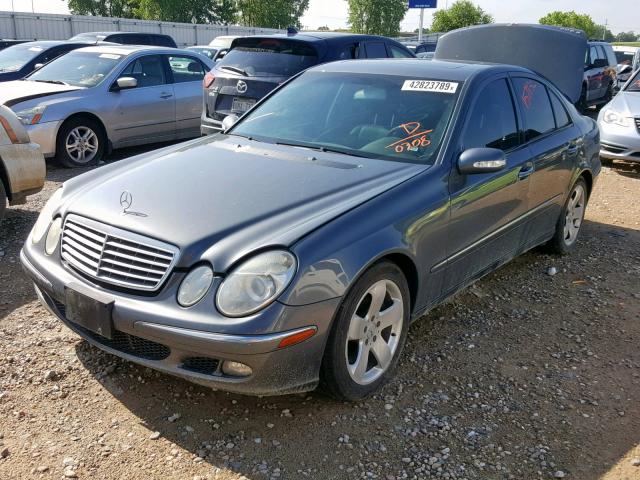 WDBUF83J86X190308 - 2006 MERCEDES-BENZ E 500 4MAT GRAY photo 2