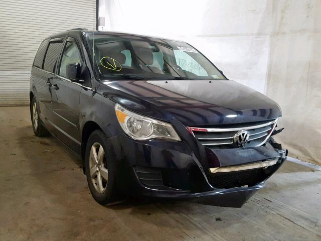 2V4RW3DG4BR668221 - 2011 VOLKSWAGEN ROUTAN SE BLUE photo 1