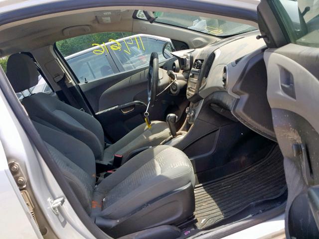 1G1JA5SHXG4165373 - 2016 CHEVROLET SONIC LS 银色 照片 5