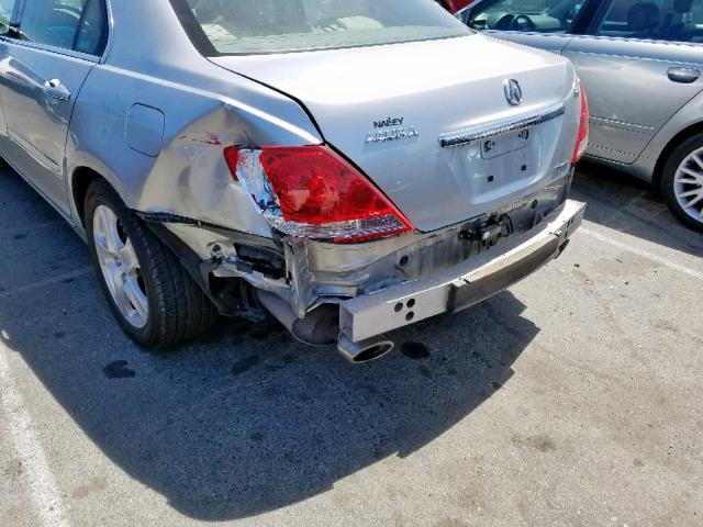 JH4KB16687C004387 - 2007 ACURA RL SILVER photo 9