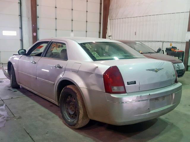 2C3JA53G55H642373 - 2005 CHRYSLER 300 TOURIN SILVER photo 3