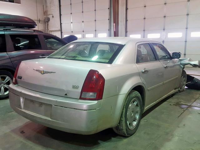 2C3JA53G55H642373 - 2005 CHRYSLER 300 TOURIN SILVER photo 4