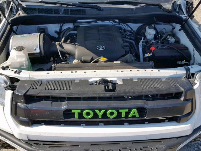 5TFDW5F13HX621829 - 2017 TOYOTA TUNDRA CRE WHITE photo 7