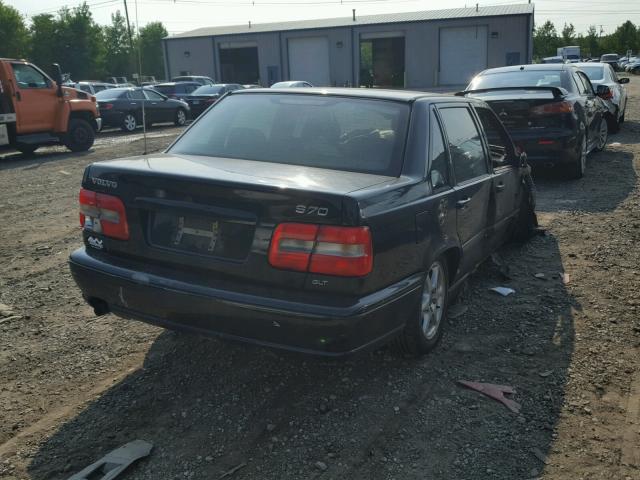 YV1LS5671W1475324 - 1998 VOLVO S70 GLT BLACK photo 4