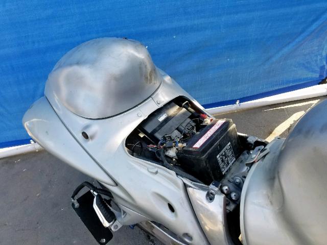 JS1GX72A282105495 - 2008 SUZUKI GSX1300 R SILVER photo 6