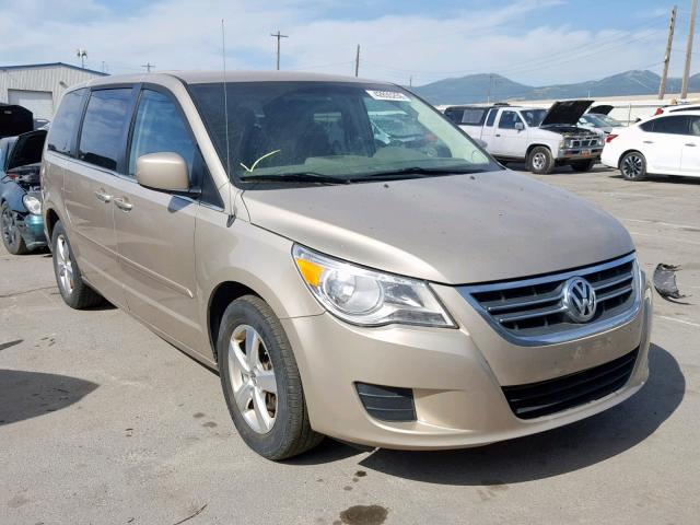 2V8HW34189R501389 - 2009 VOLKSWAGEN ROUTAN SE TAN photo 1