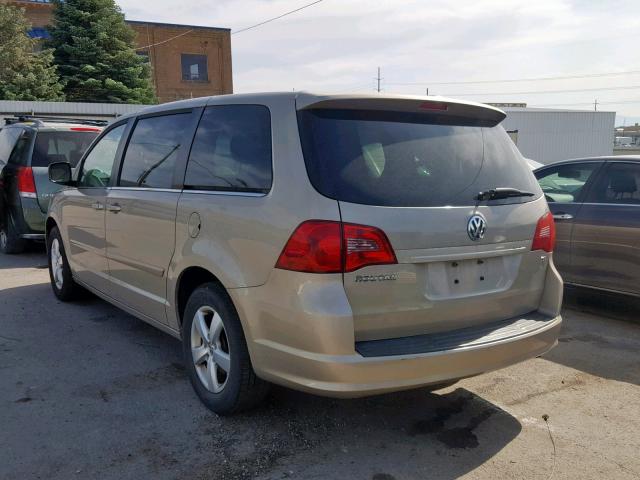 2V8HW34189R501389 - 2009 VOLKSWAGEN ROUTAN SE TAN photo 3