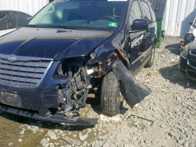 2A4RR8D19AR495699 - 2010 CHRYSLER TOWN & COU GRAY photo 9