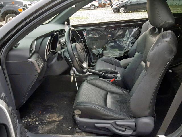 JTKJF5C77F3096556 - 2015 TOYOTA SCION TC შავი ფოტო 5
