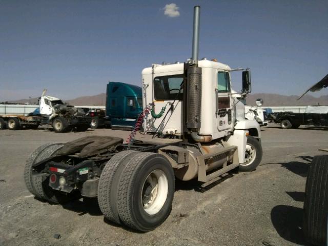 1FUWDZYA4XLA82819 - 1999 FREIGHTLINER CONVENTION WHITE photo 4