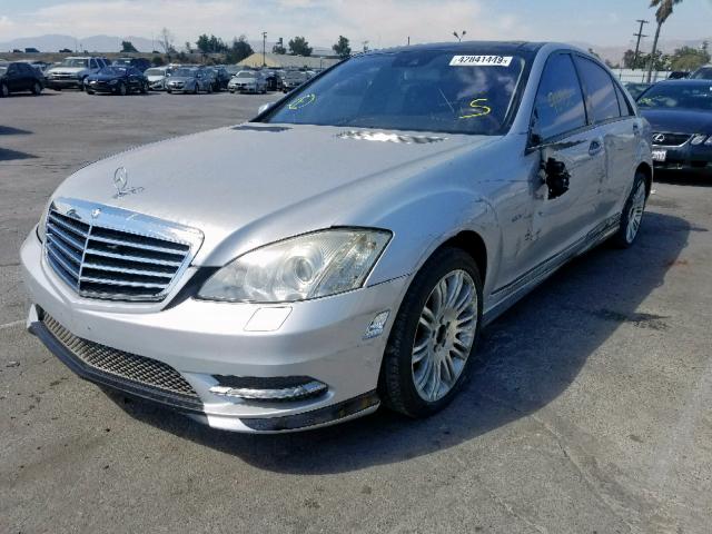 WDDNG9FB4AA315268 - 2010 MERCEDES-BENZ S 400 SILVER photo 2