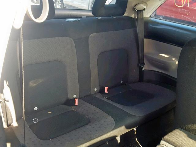 3VWCB21C62M439406 - 2002 VOLKSWAGEN NEW BEETLE ნაცრისფერი ფოტო 6