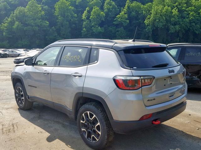 3C4NJDDB2KT722467 - 2019 JEEP COMPASS TR SILVER photo 3