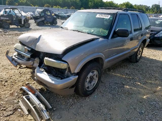 1GNDT13X24K159000 - 2004 CHEVROLET BLAZER SILVER photo 2