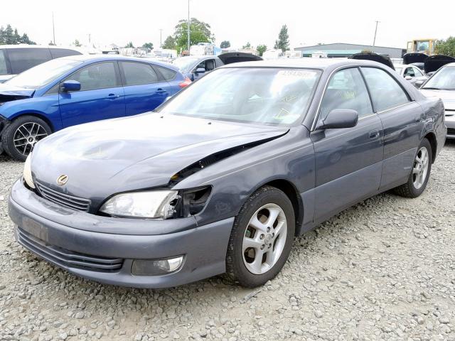 JT8BF28G7Y5078132 - 2000 LEXUS ES 300 GRAY photo 2