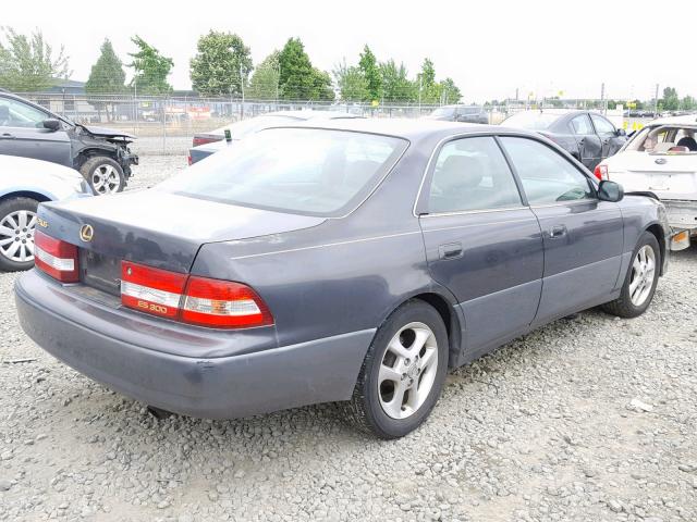 JT8BF28G7Y5078132 - 2000 LEXUS ES 300 GRAY photo 4