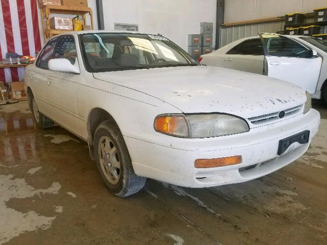 JT2BG12K6T0389720 - 1996 TOYOTA CAMRY DX WHITE photo 1