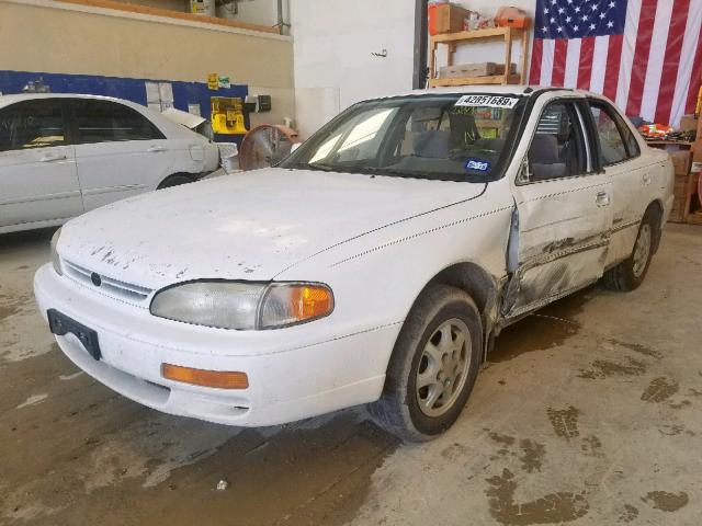 JT2BG12K6T0389720 - 1996 TOYOTA CAMRY DX WHITE photo 2