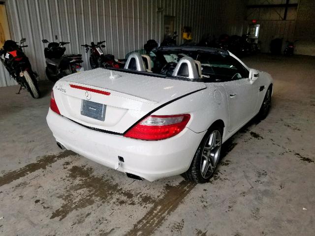 WDDPK4HA7CF043822 - 2012 MERCEDES-BENZ SLK 250 WHITE photo 4