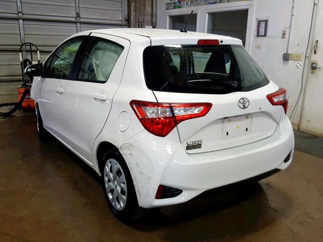 VNKKTUD33JA092140 - 2018 TOYOTA YARIS L WHITE photo 3