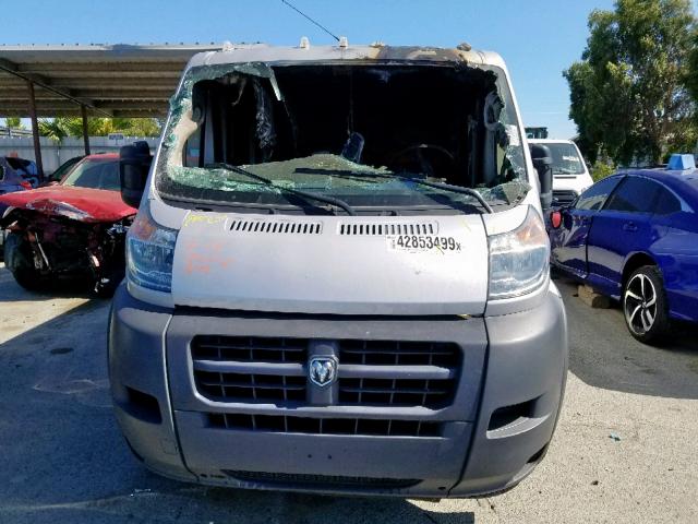 3C6TRVAG6JE122678 - 2018 RAM PROMASTER 银色 照片 9