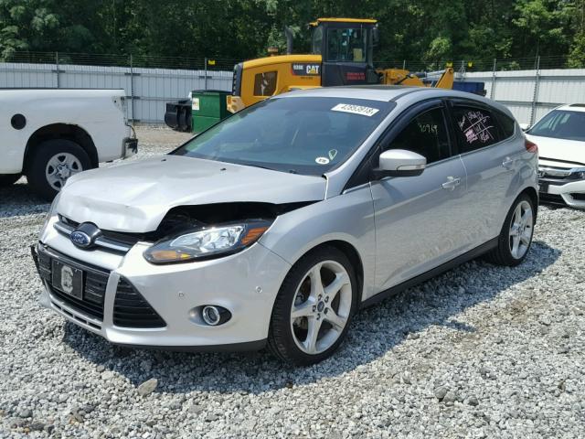 1FAHP3N2XCL292906 - 2012 FORD FOCUS TITA SILVER photo 2