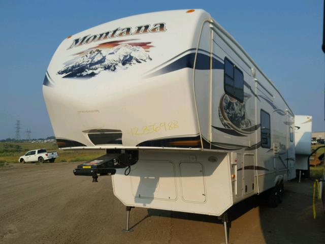 4YDF37526D4700685 - 2013 KEYSTONE MONTANA WHITE photo 2