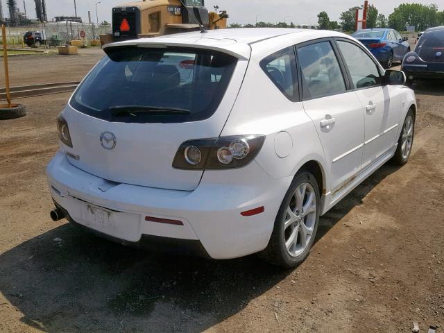 JM1BK343981846139 - 2008 MAZDA 3 HATCHBAC WHITE photo 4