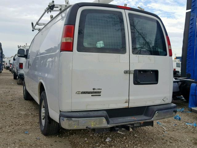 1GCWGFCB5E1126443 - 2014 CHEVROLET EXPRESS G2 WHITE photo 3