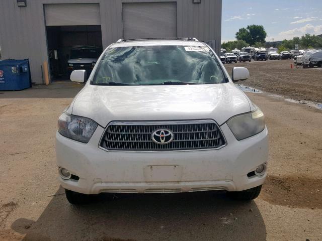 JTEEW44A282000768 - 2008 TOYOTA HIGHLANDER WHITE photo 9